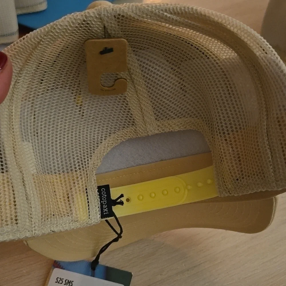 NWT HOST PICK🎉 Cotopaxi Kids Do Good Trucker Hat-Wheat